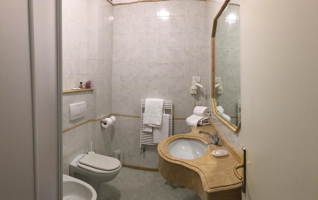 Hotel Da Filie' Querceta Eksteriør bilde